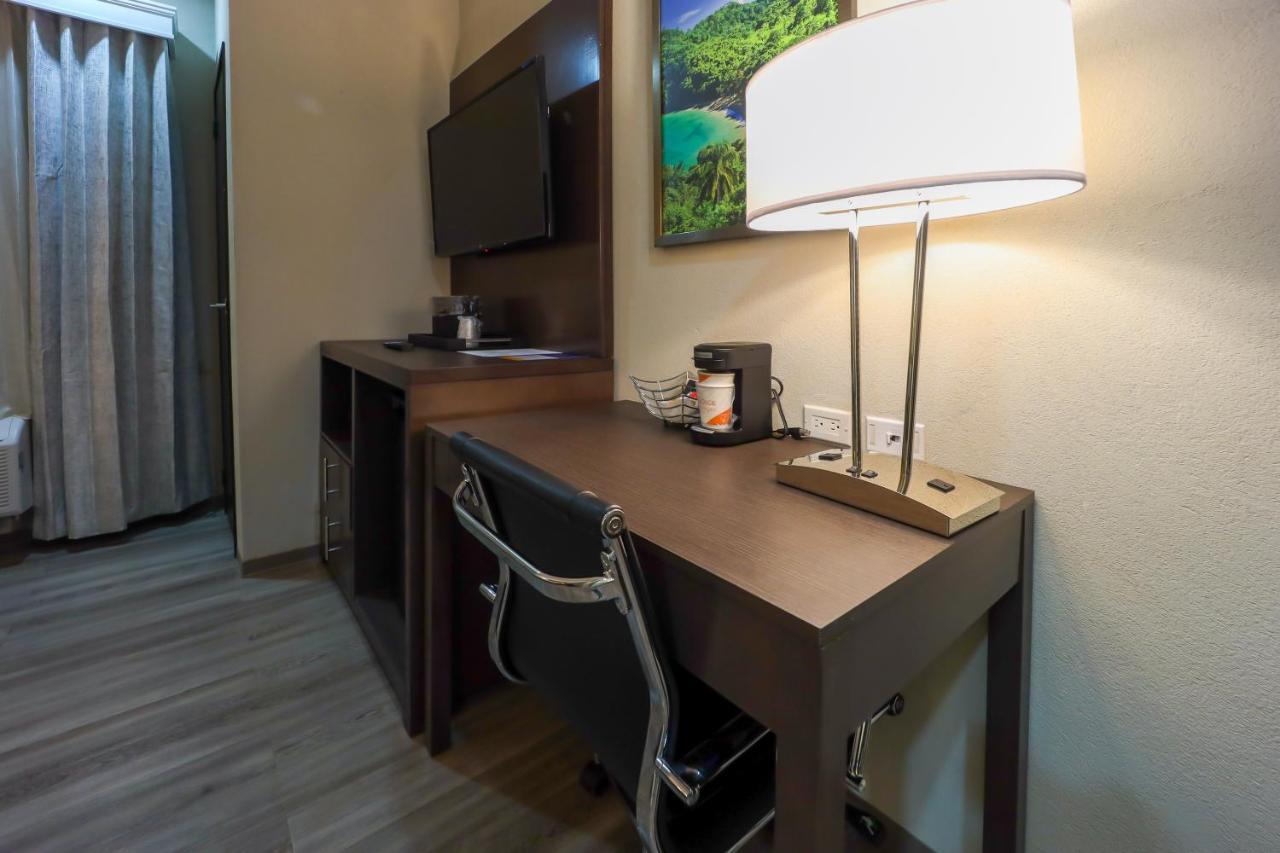 Comfort Inn & Suites Tobago Signal Hill エクステリア 写真