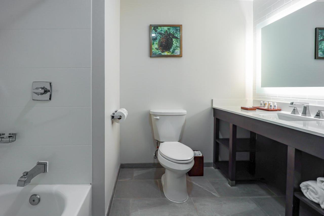 Comfort Inn & Suites Tobago Signal Hill エクステリア 写真