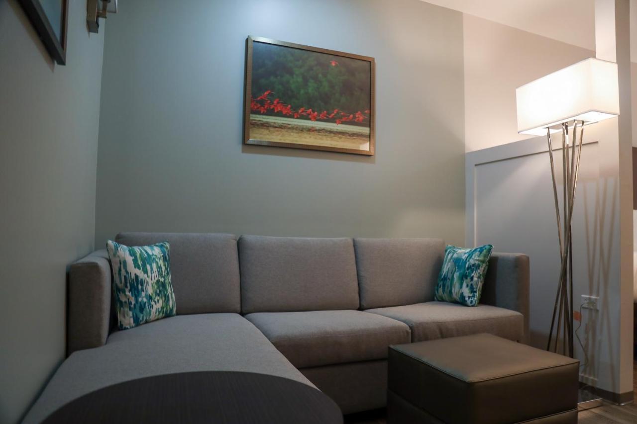 Comfort Inn & Suites Tobago Signal Hill エクステリア 写真