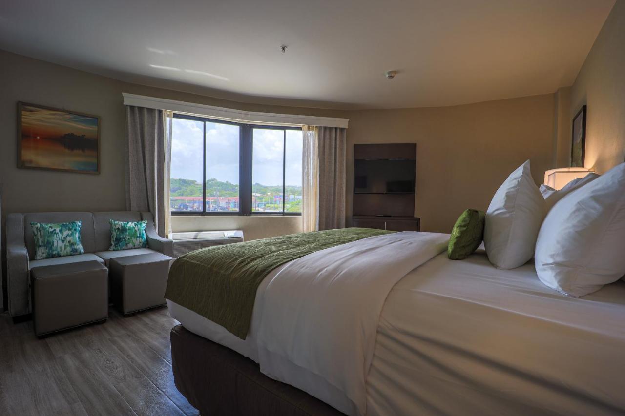 Comfort Inn & Suites Tobago Signal Hill エクステリア 写真