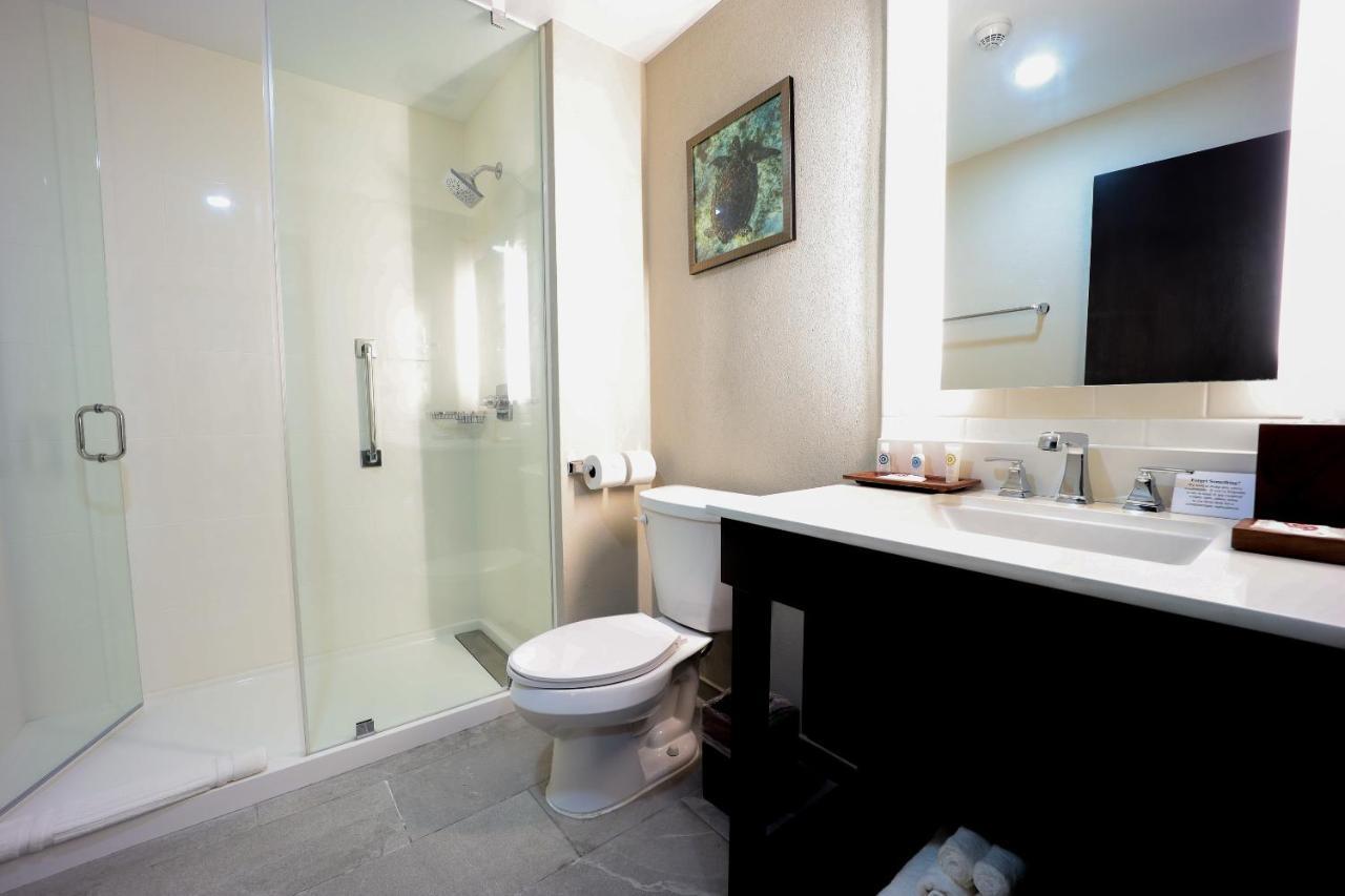 Comfort Inn & Suites Tobago Signal Hill エクステリア 写真