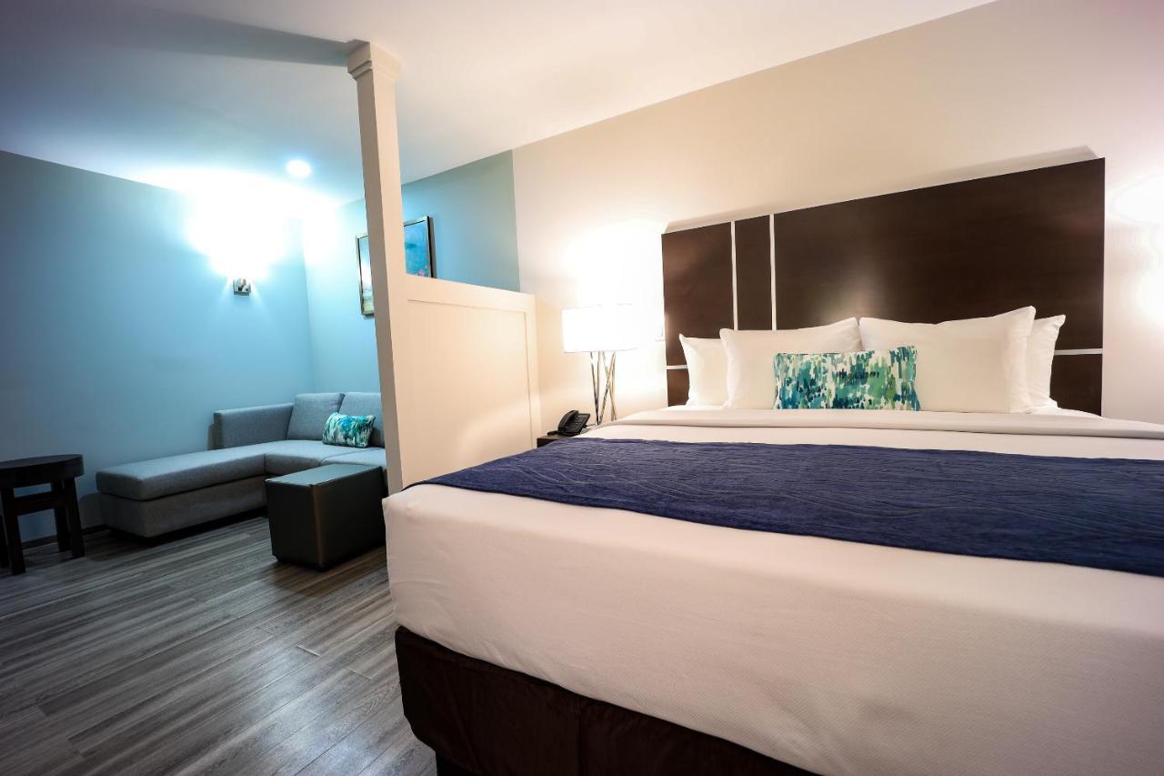 Comfort Inn & Suites Tobago Signal Hill エクステリア 写真