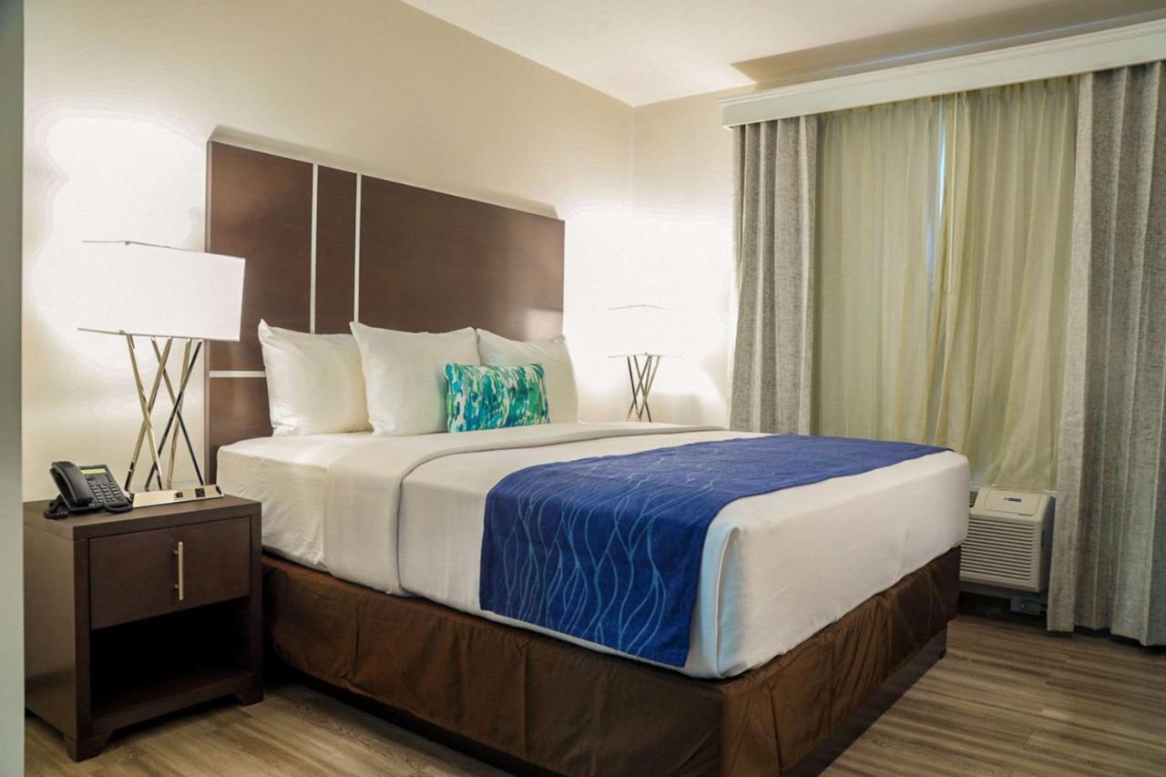Comfort Inn & Suites Tobago Signal Hill エクステリア 写真