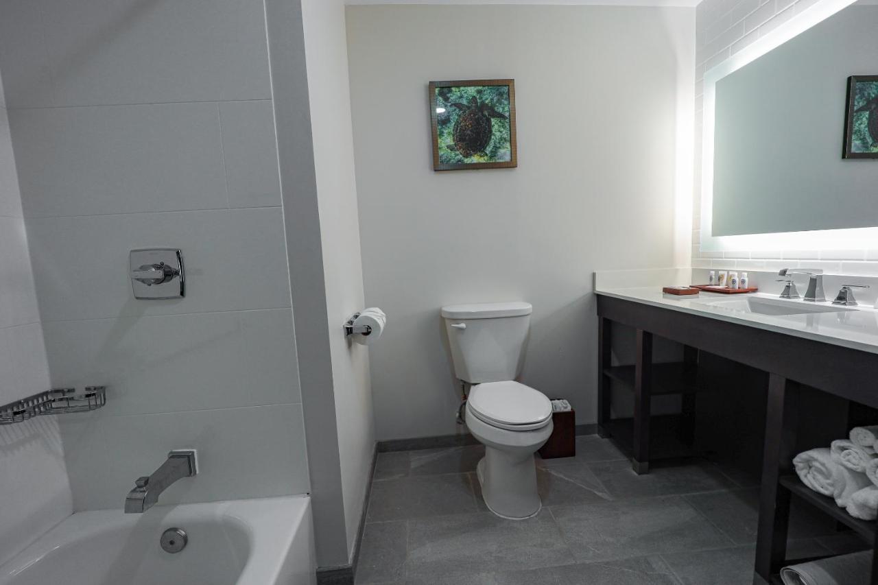 Comfort Inn & Suites Tobago Signal Hill エクステリア 写真
