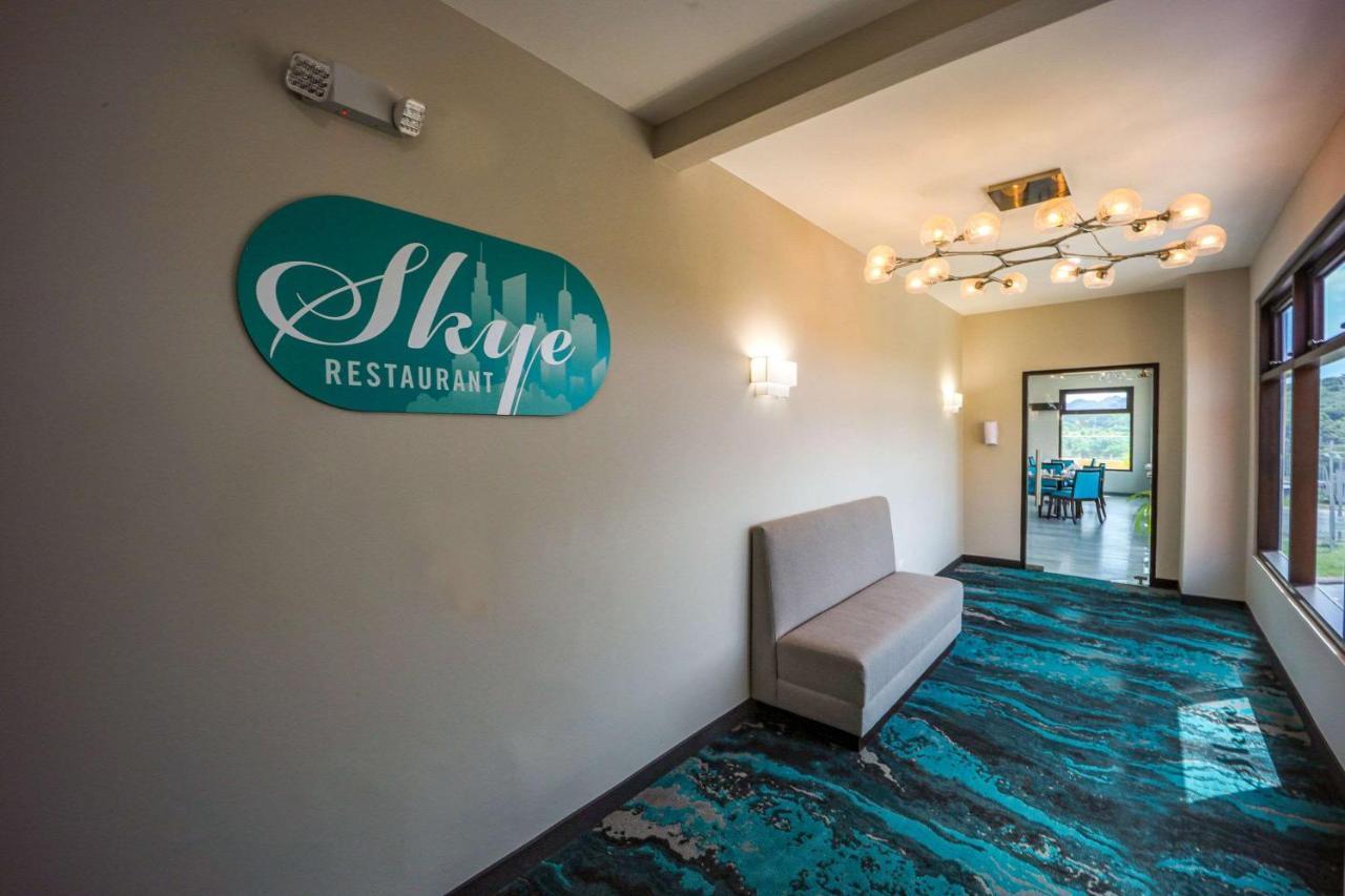 Comfort Inn & Suites Tobago Signal Hill エクステリア 写真