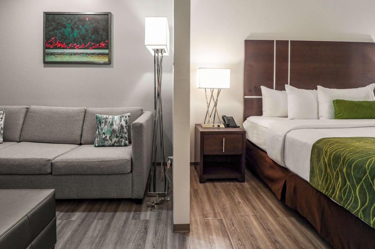Comfort Inn & Suites Tobago Signal Hill エクステリア 写真