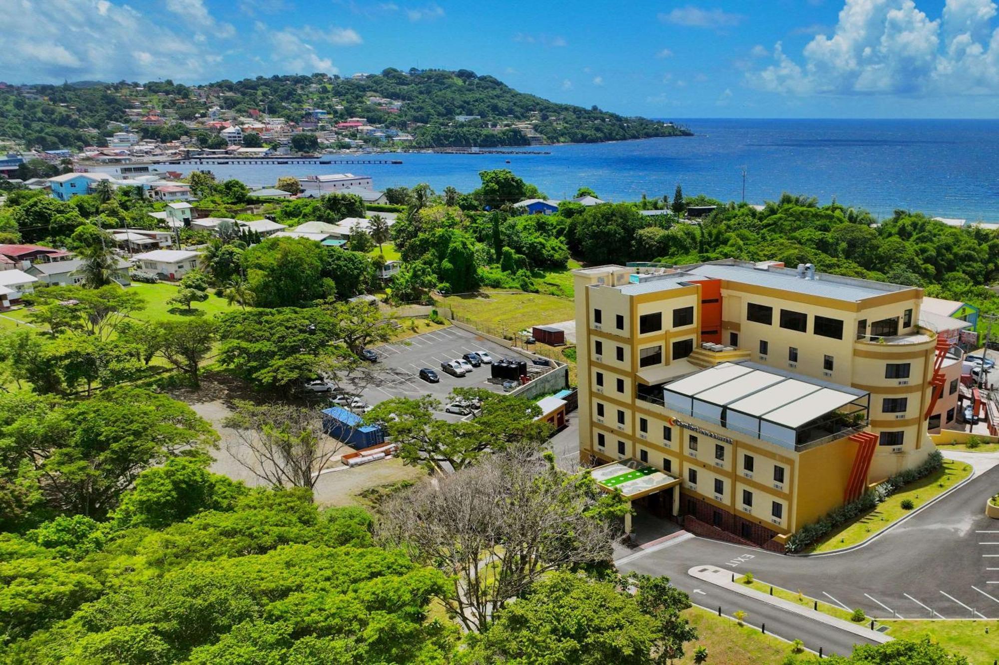 Comfort Inn & Suites Tobago Signal Hill エクステリア 写真