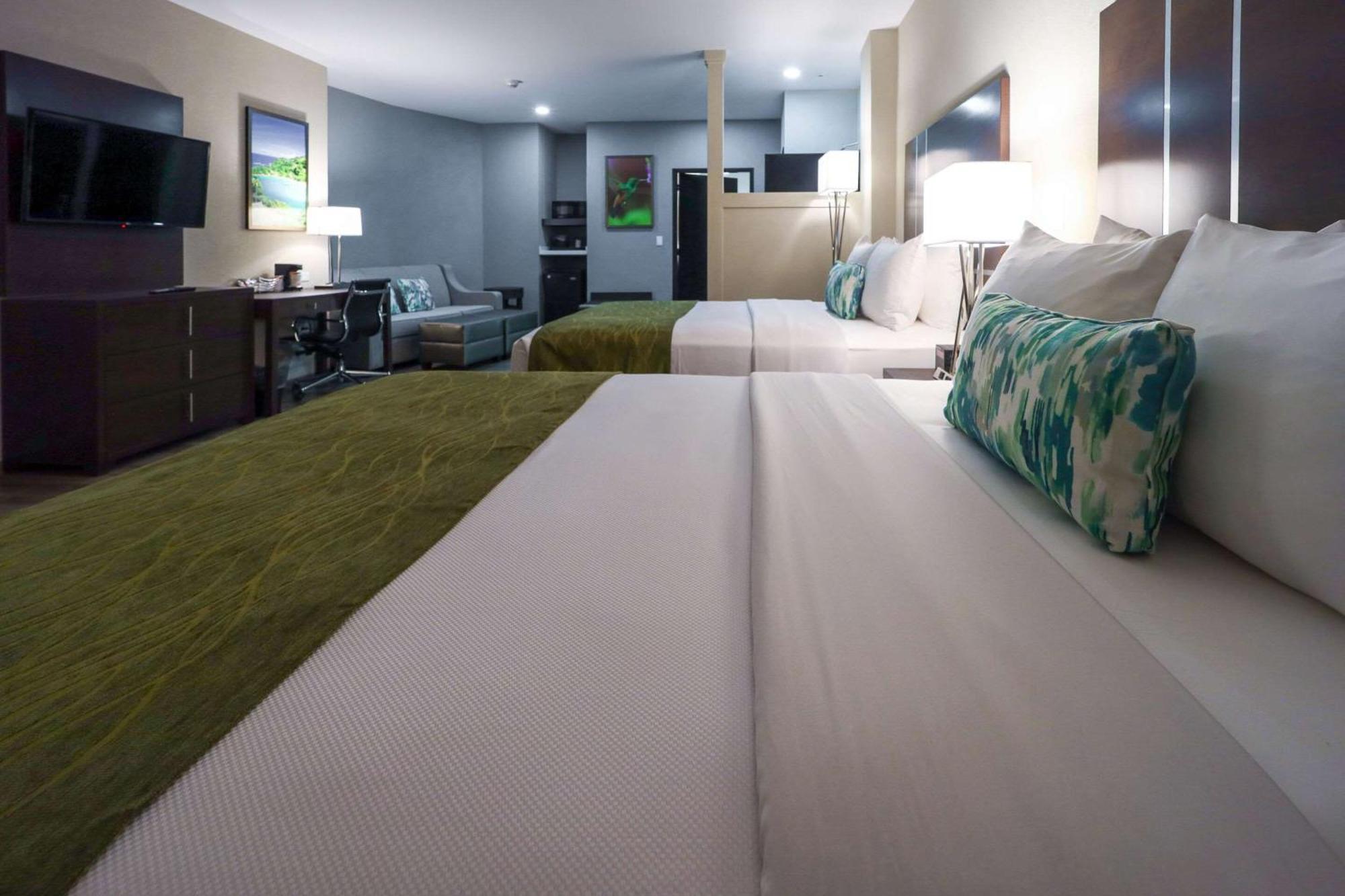 Comfort Inn & Suites Tobago Signal Hill エクステリア 写真